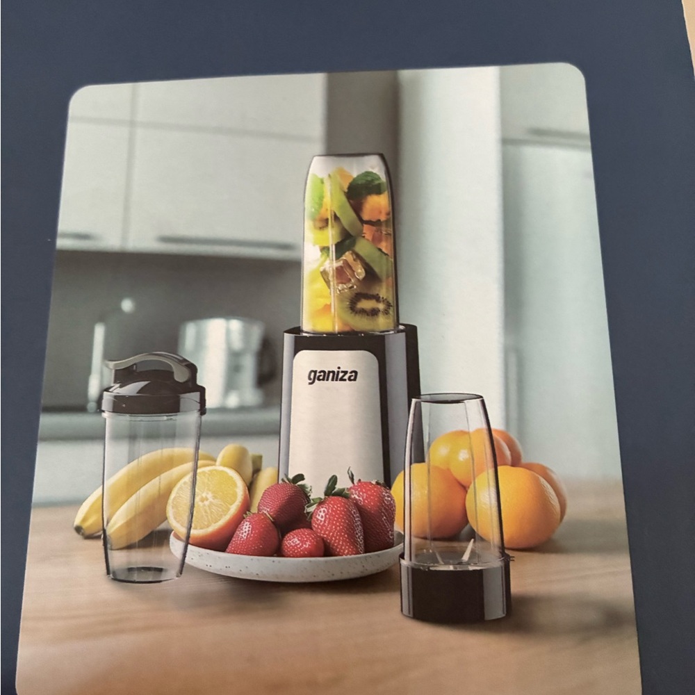 White and Black Blender Set